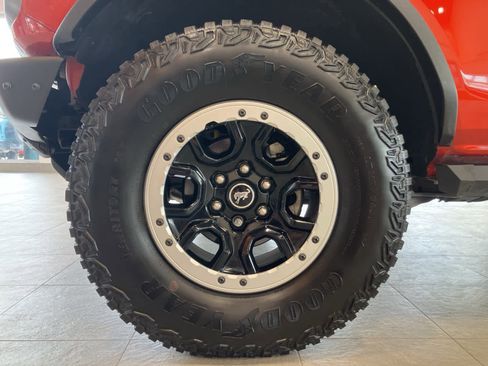 Used 2022 Ford Bronco Badlands w/ Sasquatch Package image 9