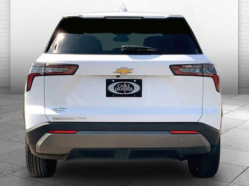 Used 2025 Chevrolet Equinox LT image 3