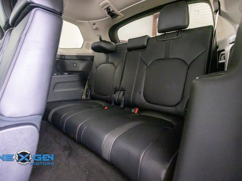 Used 2025 Honda Pilot Touring image 28