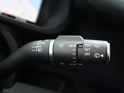 Used 2025 Land Rover Defender 90 S AWD/4WD image 36