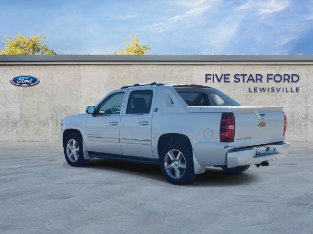 Used 2012 Chevrolet Avalanche LTZ AWD/4WD image 6