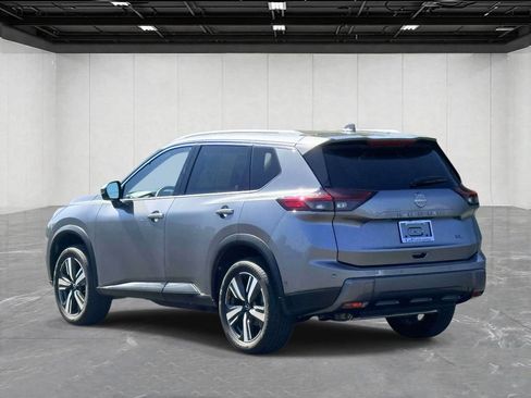 Used 2025 Nissan Rogue SL FWD image 7