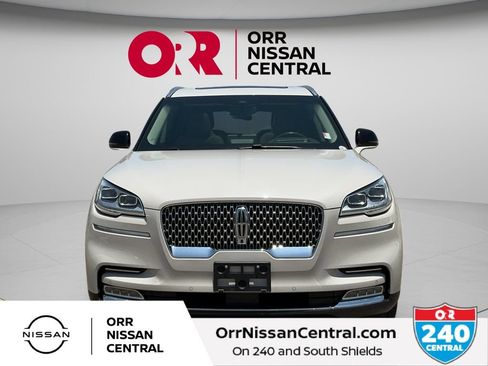 Used 2023 Lincoln Aviator Reserve w/ Equipment Group 201A RWD image 2