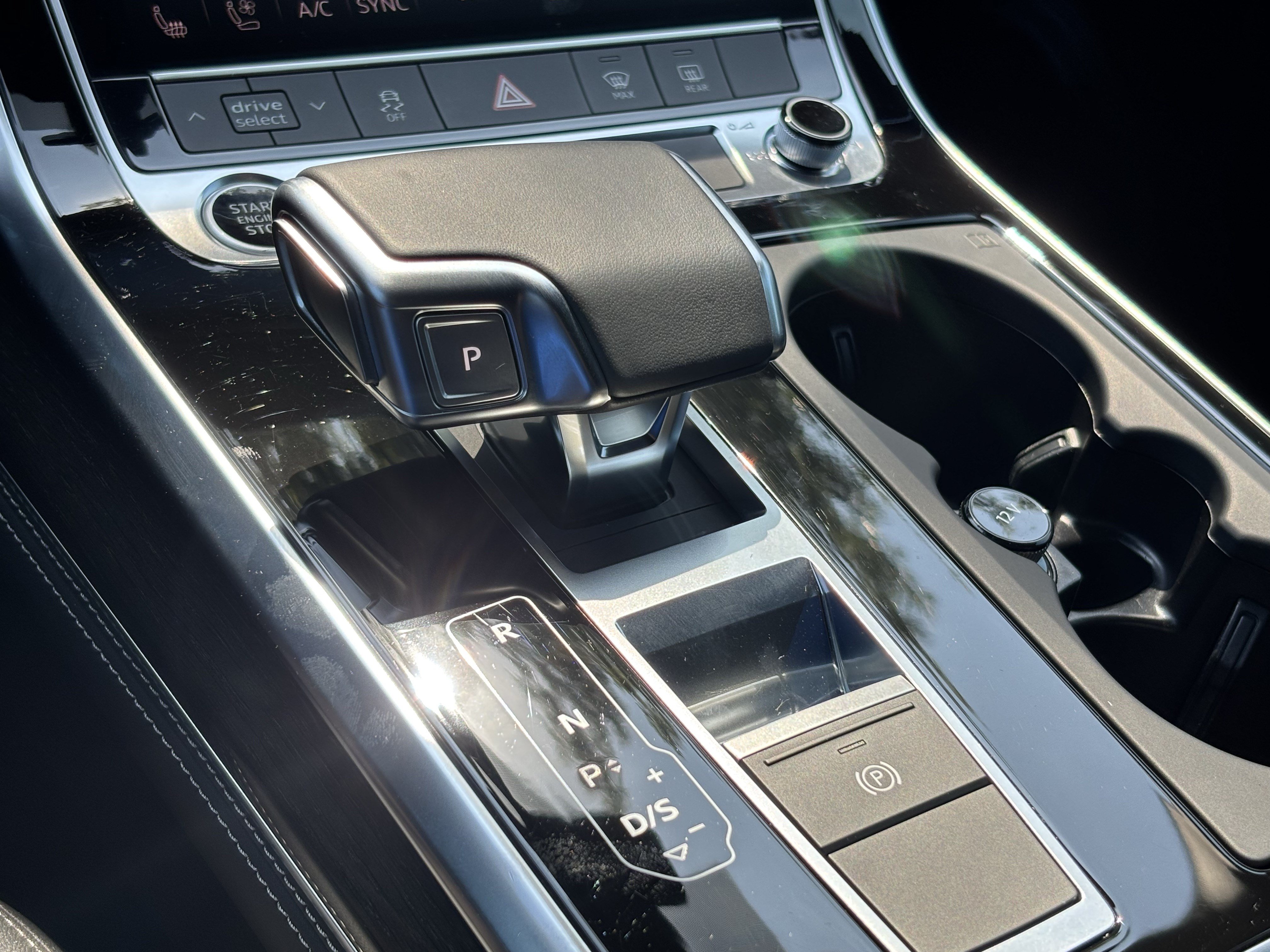 Certified 2025 Audi Q8 Premium Plus AWD/4WD image 28