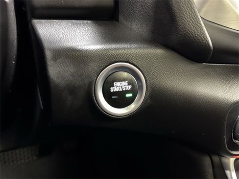 Certified 2022 GMC Terrain SLT w/ Infotainment Package II image 17