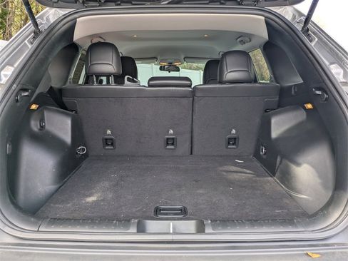 Used 2020 Jeep Cherokee Latitude Plus image 10