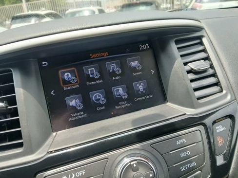 Used 2018 Nissan Pathfinder S FWD image 15