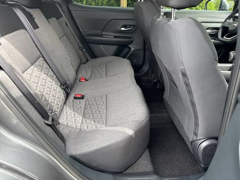 Used 2025 Nissan Kicks SV FWD image 15