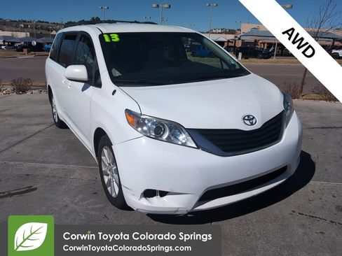 Used 2013 Toyota Sienna LE w/ Towing Pkg image 1