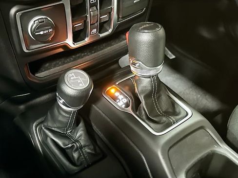 New 2026 Jeep Gladiator Sport image 17