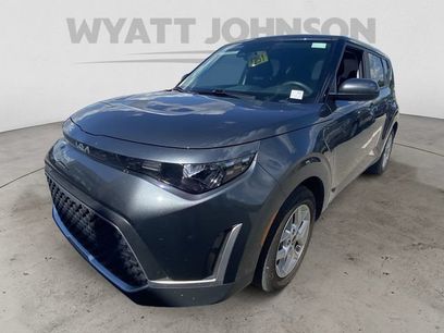 Used 2025 Kia Soul LX w/ LX Technology Package