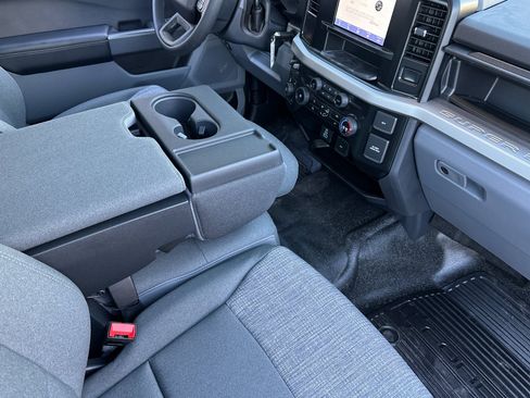 Used 2024 Ford F350 XLT AWD/4WD image 14