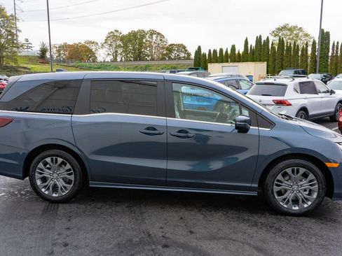 New 2026 Honda Odyssey Touring image 5