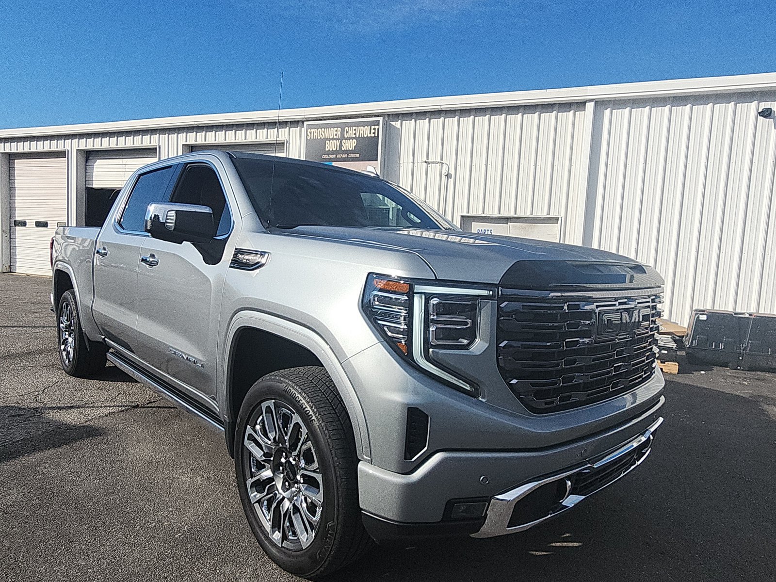 Used 2025 GMC Sierra 1500 Denali Ultimate AWD/4WD image 7