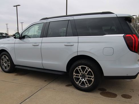 Used 2025 Ford Expedition Active image 18