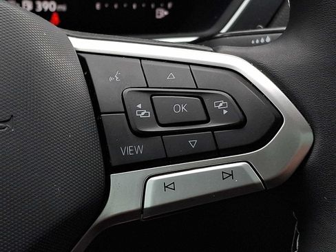 Used 2023 Volkswagen Tiguan SE w/ Panoramic Sunroof Package AWD/4WD image 18