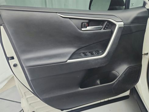 Used 2022 Toyota RAV4 Limited image 20