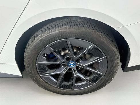 Used 2023 BMW i4 eDrive35 RWD image 11