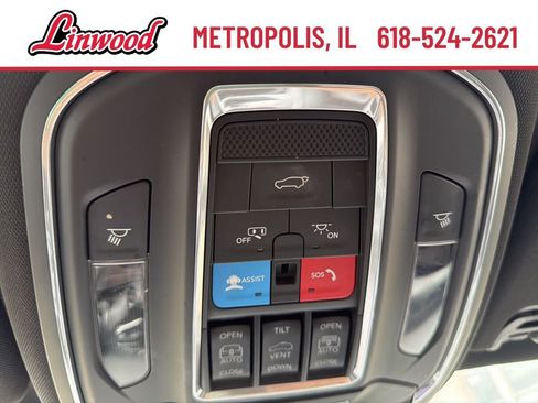 Used 2024 Jeep Wagoneer Series II AWD/4WD image 35