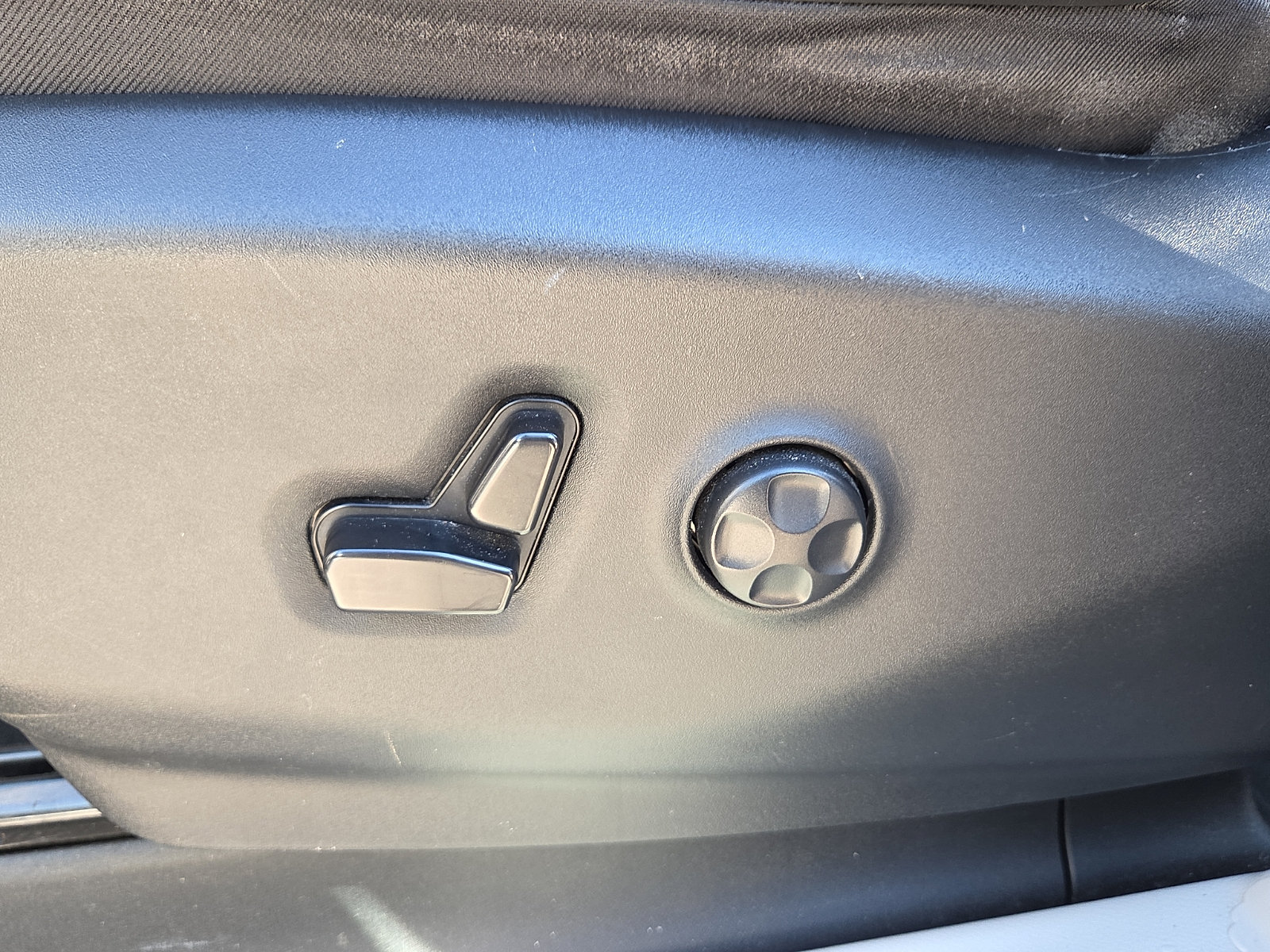 Used 2023 Chrysler Pacifica Touring-L FWD image 10