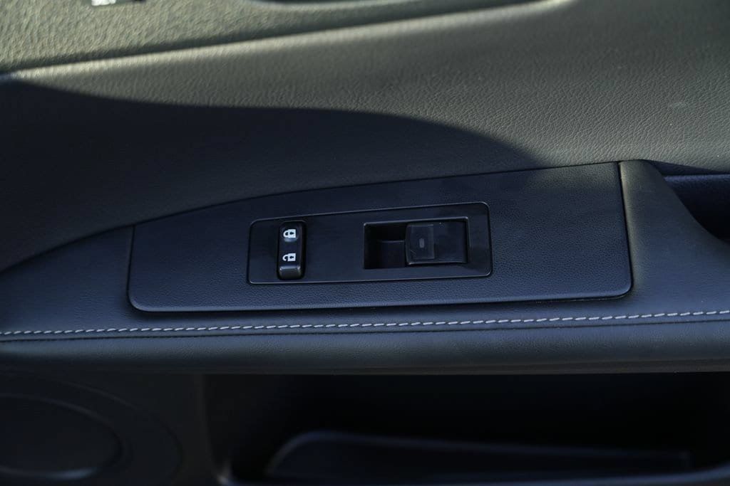 Used 2015 Lexus ES 350 w/ Ultra Luxury Package FWD image 37