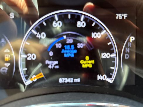 Used 2018 Jeep Grand Cherokee Overland RWD image 32