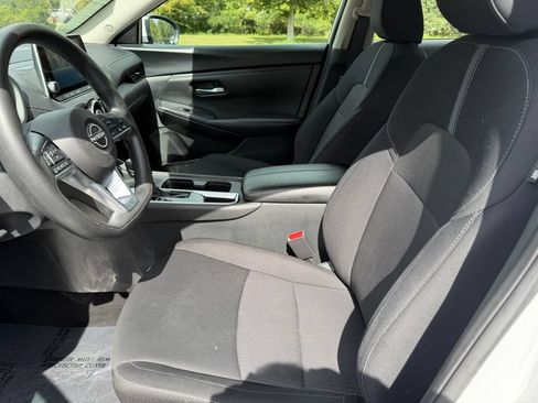 Used 2024 Nissan Sentra SV FWD image 17