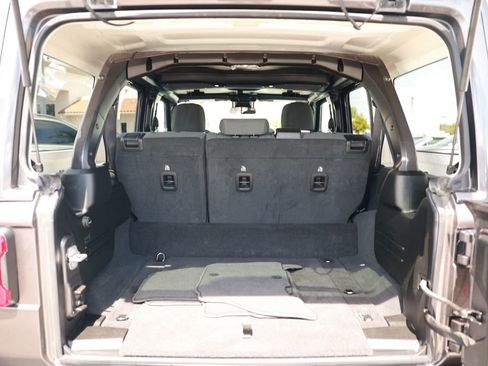 Used 2025 Jeep Wrangler Unlimited Sahara w/ Safety Group AWD/4WD image 38