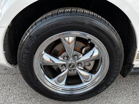 Used 2007 Ford Mustang Convertible image 9