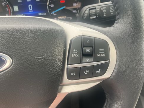 Used 2023 Ford Explorer XLT w/ Equipment Group 202A AWD/4WD image 26