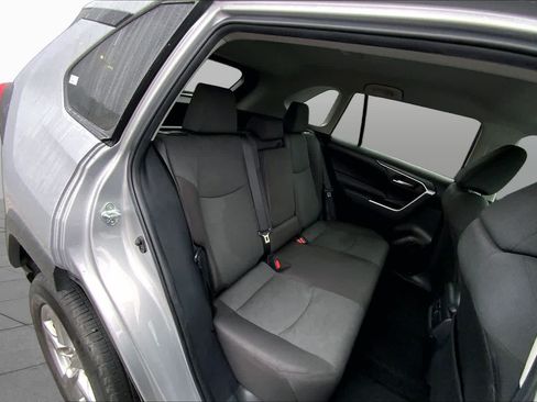 Used 2024 Toyota RAV4 XLE FWD image 19