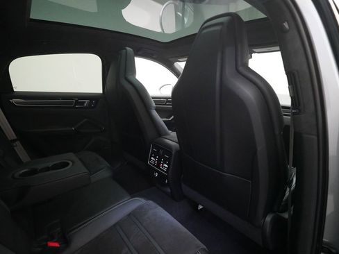 Certified 2023 Porsche Cayenne GTS AWD/4WD image 28