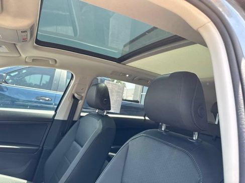 Used 2020 Volkswagen Tiguan SE w/ Panoramic Sunroof Package AWD/4WD image 12