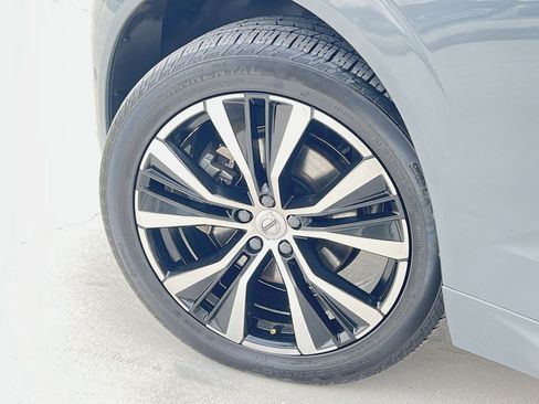 Used 2023 Volvo XC60 B5 Plus w/ Climate Package image 12