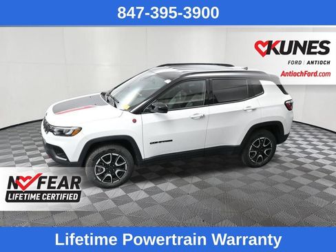 Used 2025 Jeep Compass Trailhawk AWD/4WD image 34