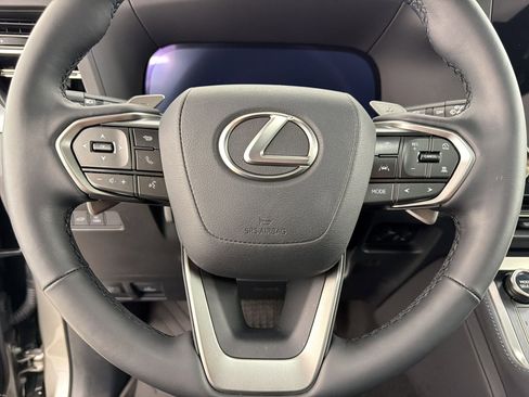 Used 2025 Lexus GX 550 w/ Accessory Package (2T) AWD/4WD image 18