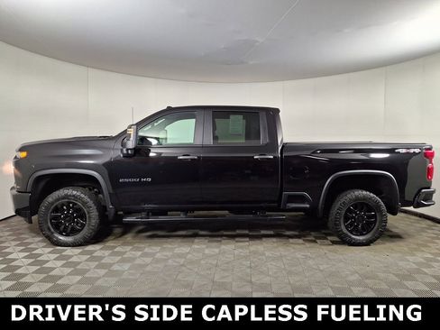 Used 2022 Chevrolet Silverado 2500 Custom w/ Custom Convenience Package image 2
