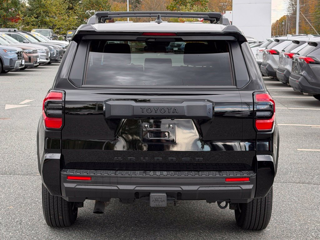 Used 2025 Toyota 4Runner SR5 AWD/4WD image 4