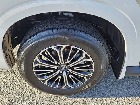 New 2026 Nissan Armada SL w/ Captain's Chari Seat Package image 19