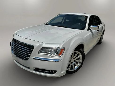Used 2012 Chrysler 300 Limited RWD image 1