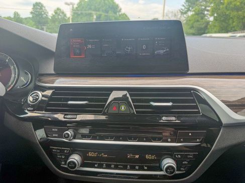 Used 2017 BMW 530i RWD image 9