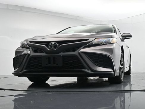 Used 2024 Toyota Camry SE AWD/4WD image 31