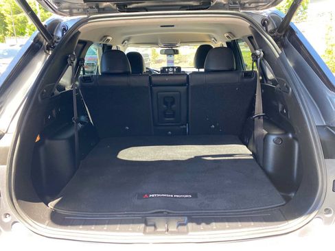 Used 2023 Mitsubishi Outlander SEL AWD/4WD image 36