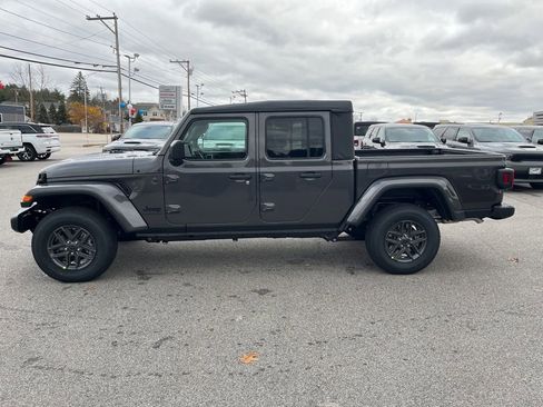 New 2026 Jeep Gladiator Sport image 4