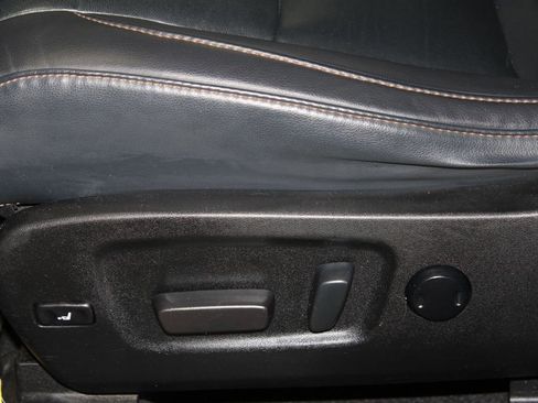 Used 2019 Toyota Highlander XLE image 13