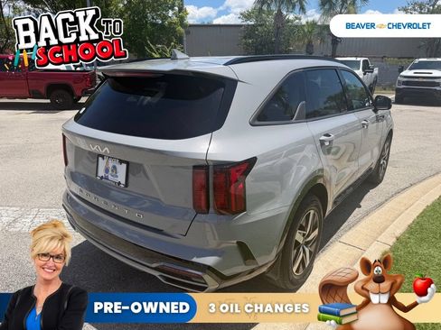Used 2022 Kia Sorento EX FWD image 4