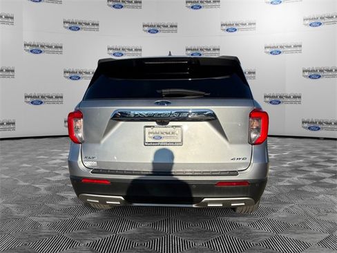Used 2022 Ford Explorer XLT w/ Equipment Group 202A image 4