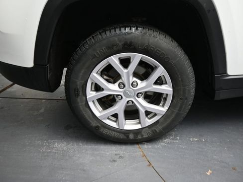Used 2022 Jeep Grand Cherokee Limited AWD/4WD image 17