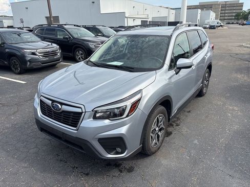 Used 2021 Subaru Forester Premium w/ Popular Package #1 AWD/4WD image 3