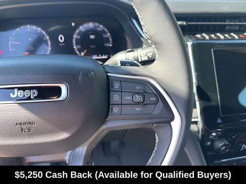 New 2025 Jeep Grand Cherokee Altitude image 35